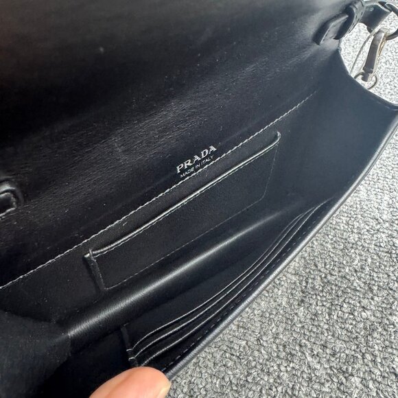 Prada Leather Shoulder Bag 599-081825 - Picture 10 of 13